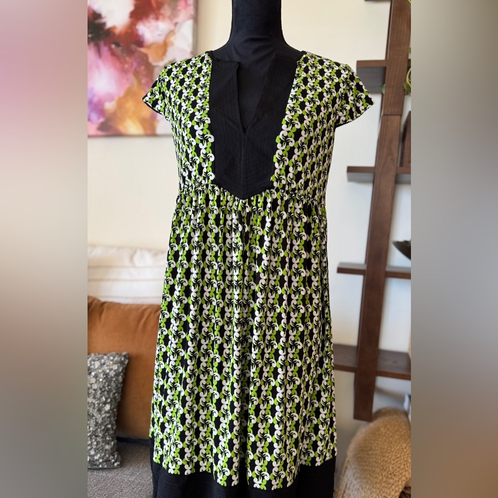 Maggy London Black, Lime & White Patterned V-Neck Dress